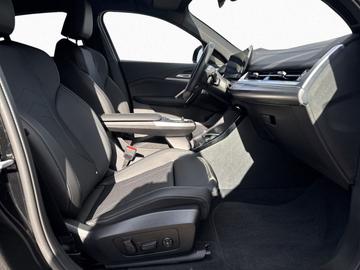 2025 BMW IX2 缩略图 11