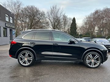Porsche Cayenne - 3
