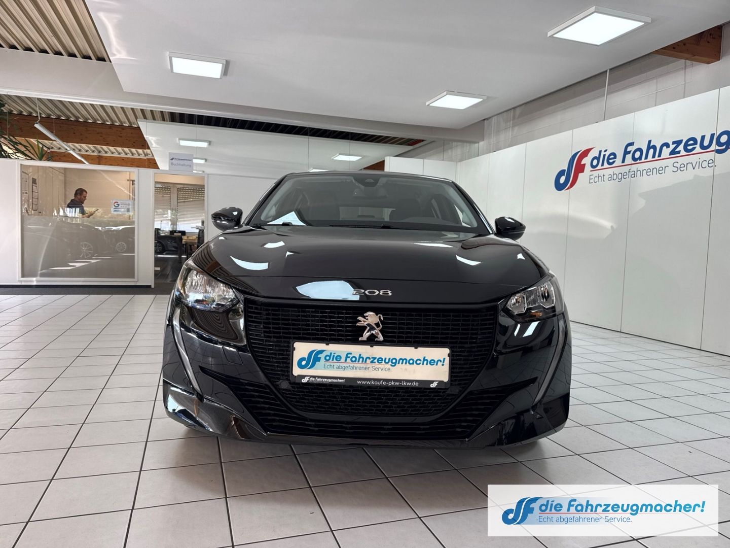 Fahrzeugabbildung Peugeot 208 e- Allure 136 Navi LED Apple CarPlay Android