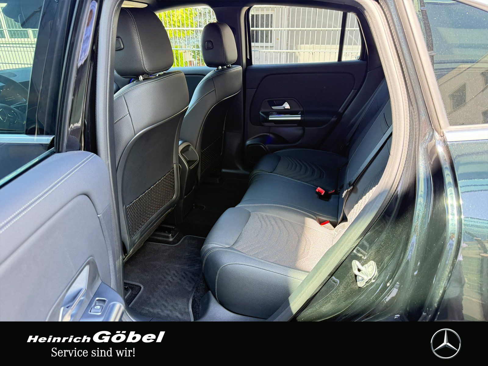 Fahrzeugabbildung Mercedes-Benz EQA 300 4Matic 360°KAMERA*AMBIENTE*LED*elek.HECK