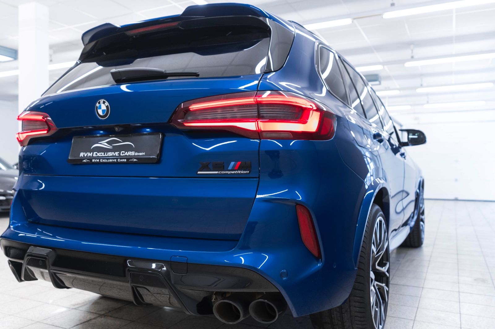 Fahrzeugabbildung BMW X5 M Competition B&W LASER HUD 360° PANO ACC