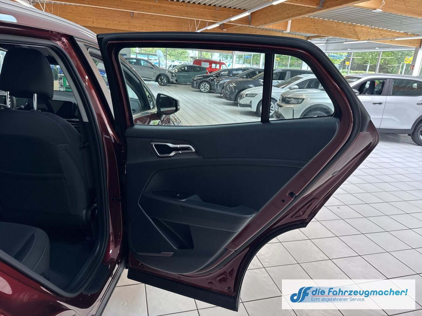 Fahrzeugabbildung Kia Sportage 1.6 T-GDI AWD 7DCT 2-Zonen-Klimaautomat