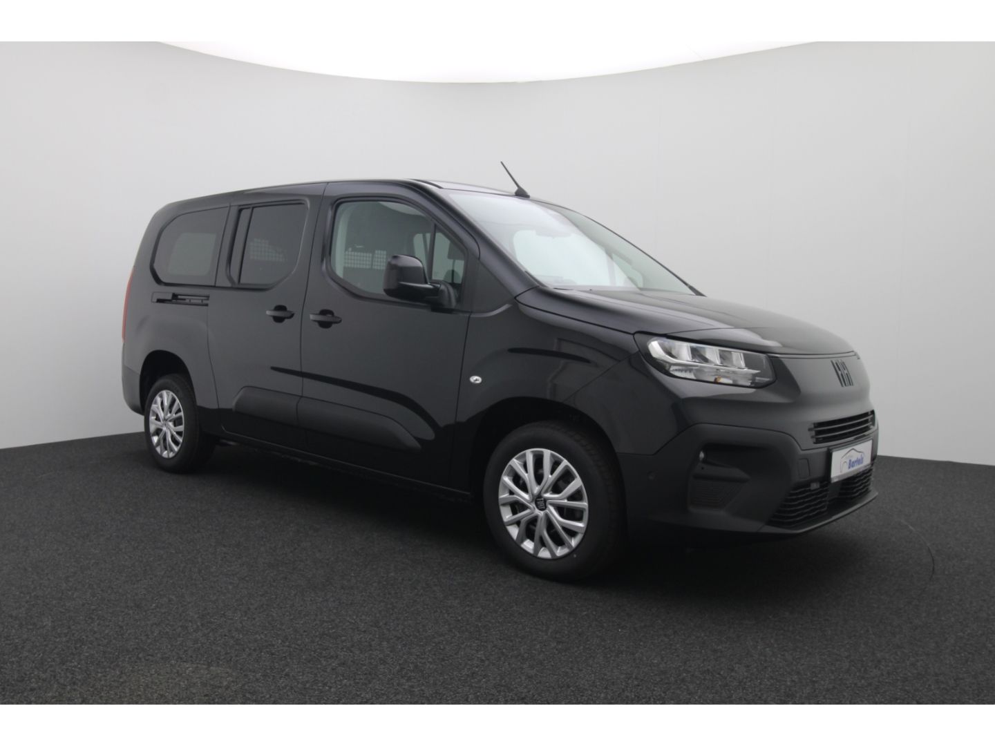 Fahrzeugabbildung Fiat Doblo Kombi L2 1.5 Diesel 96 kW Navigation