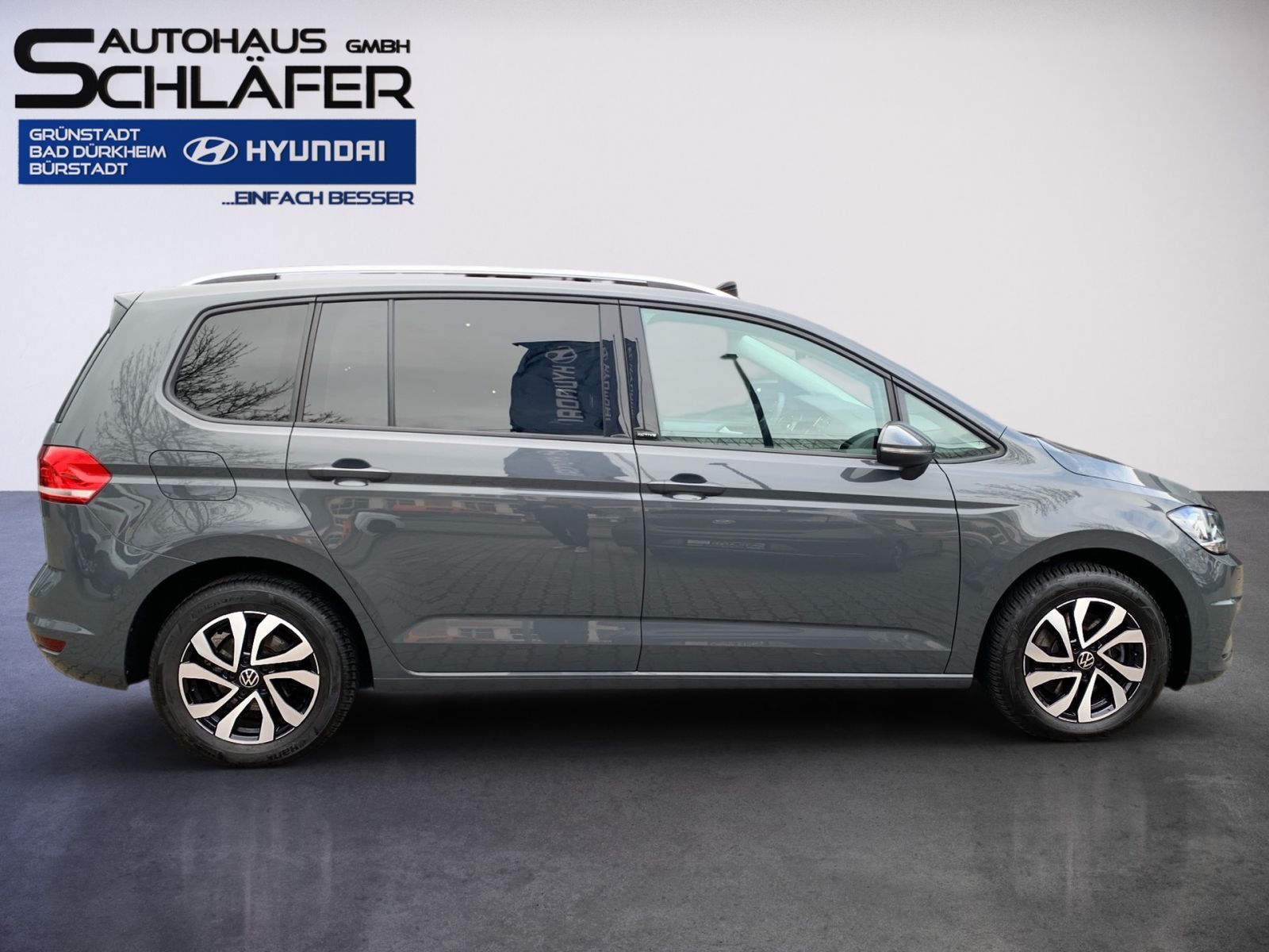 Fahrzeugabbildung Volkswagen Touran 2.0 TDI Active Navi Panorama Dach