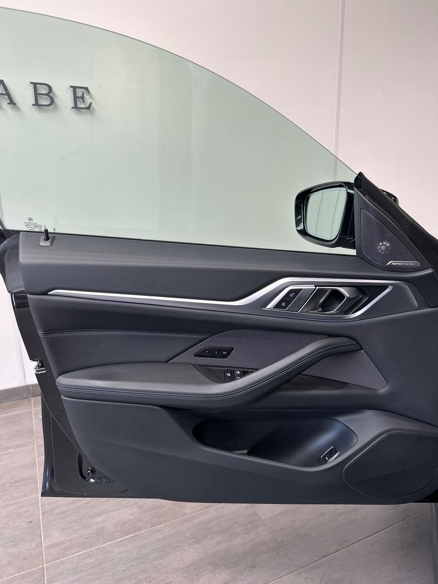 Fahrzeugabbildung BMW i4 eDrive40 Gran Coupe M-Sport NAV+LED+KAM+ACC