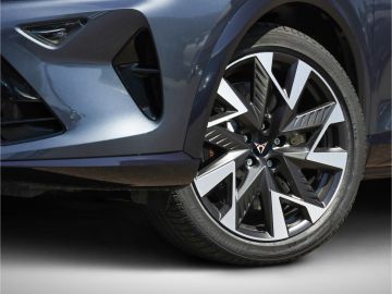 Cupra Formentor VZ 2.0 TSI 4x4 DSG Pano AHK Kamera Mat