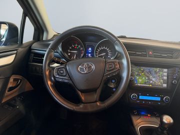 Toyota Avensis - 12
