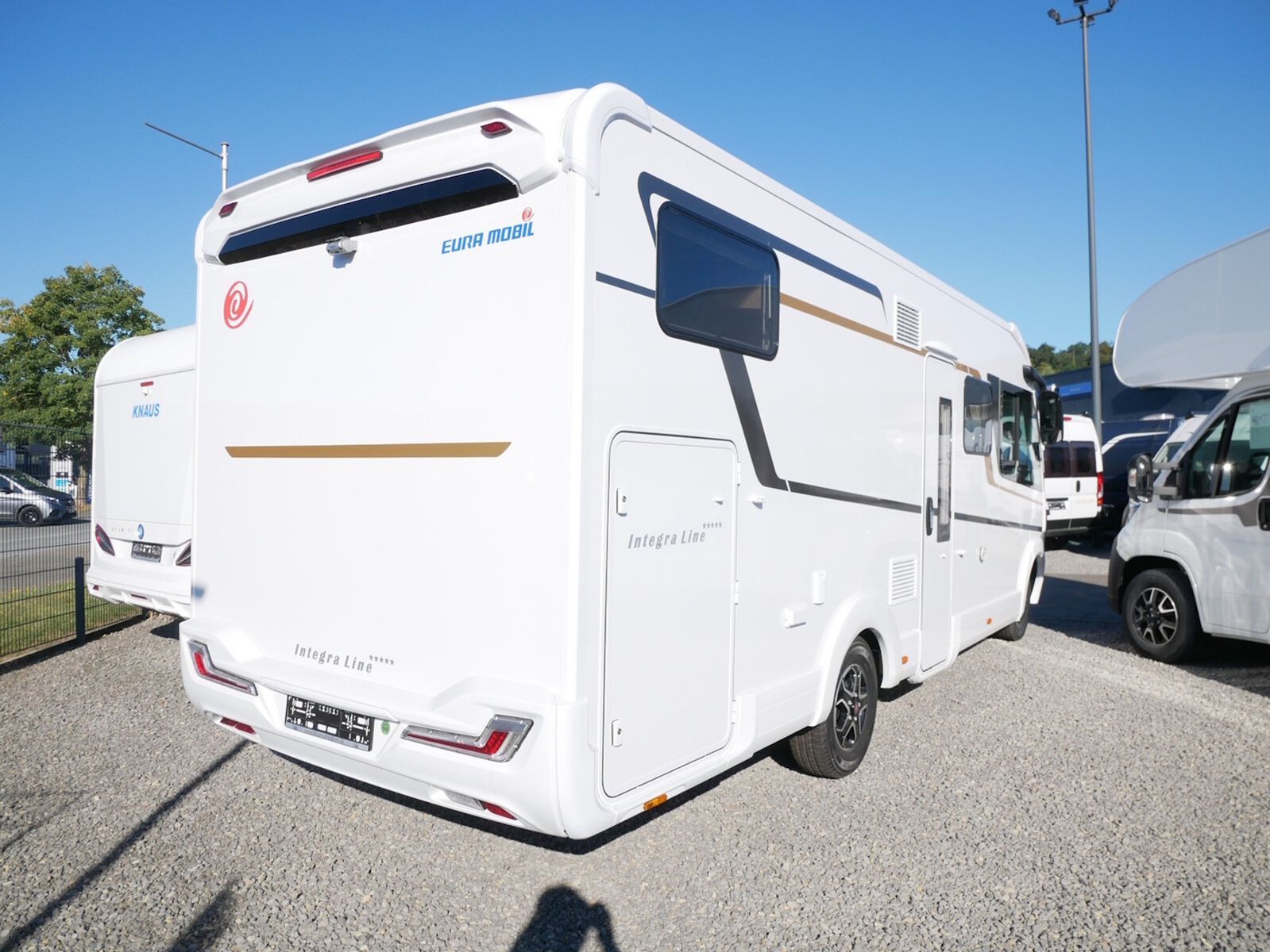 Fahrzeugabbildung Eura Mobil Integra Line IL 720 EF SAT, SOLAR, LUFTFEDERUNG