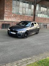 BMW F30 330i M Performance  - BMW 330 mit Benzin-Antrieb: Limousine, 330i