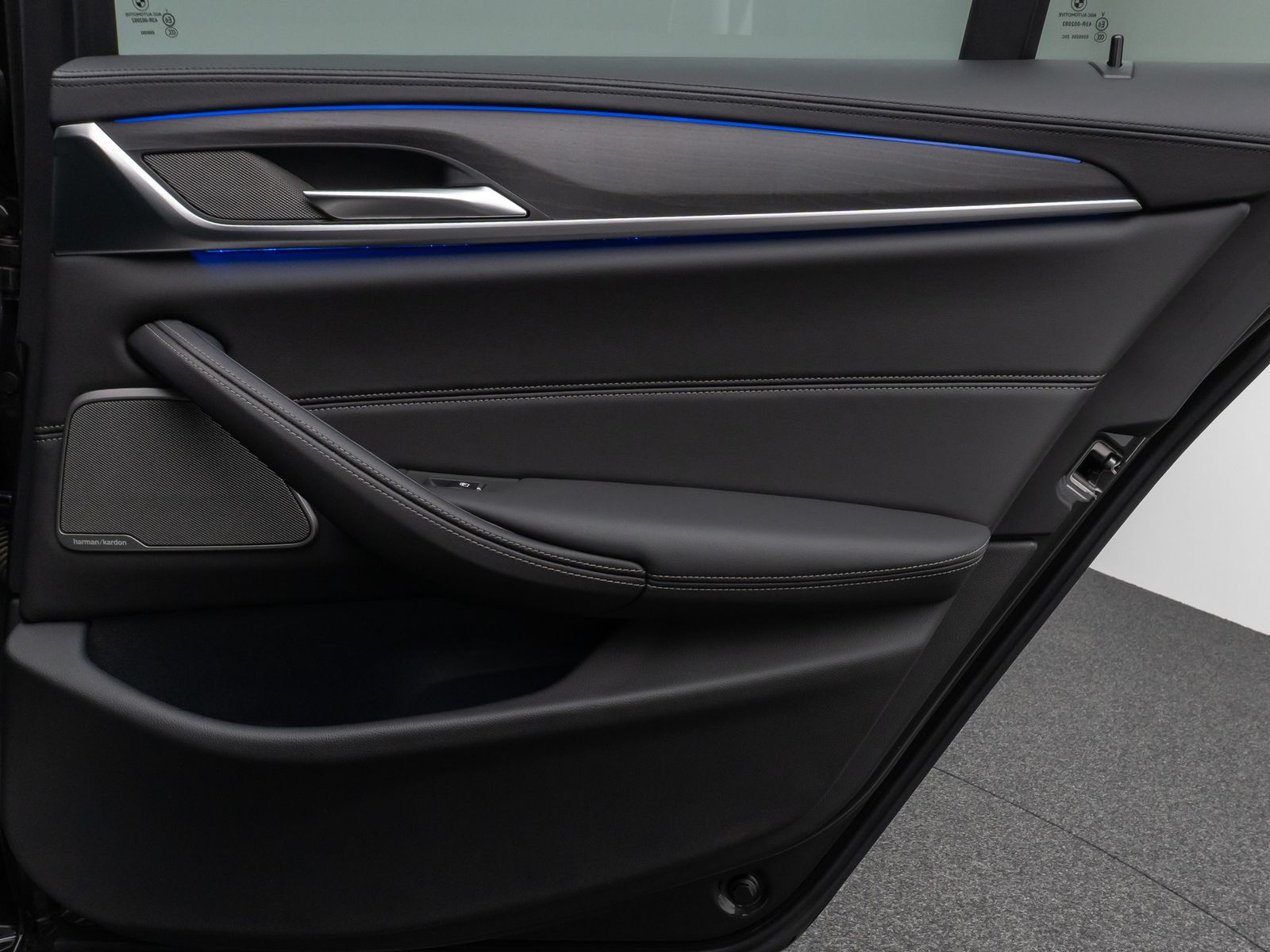 Fahrzeugabbildung BMW 540d xD LuxuryLine Panorama Laser Kamera HUD H/K