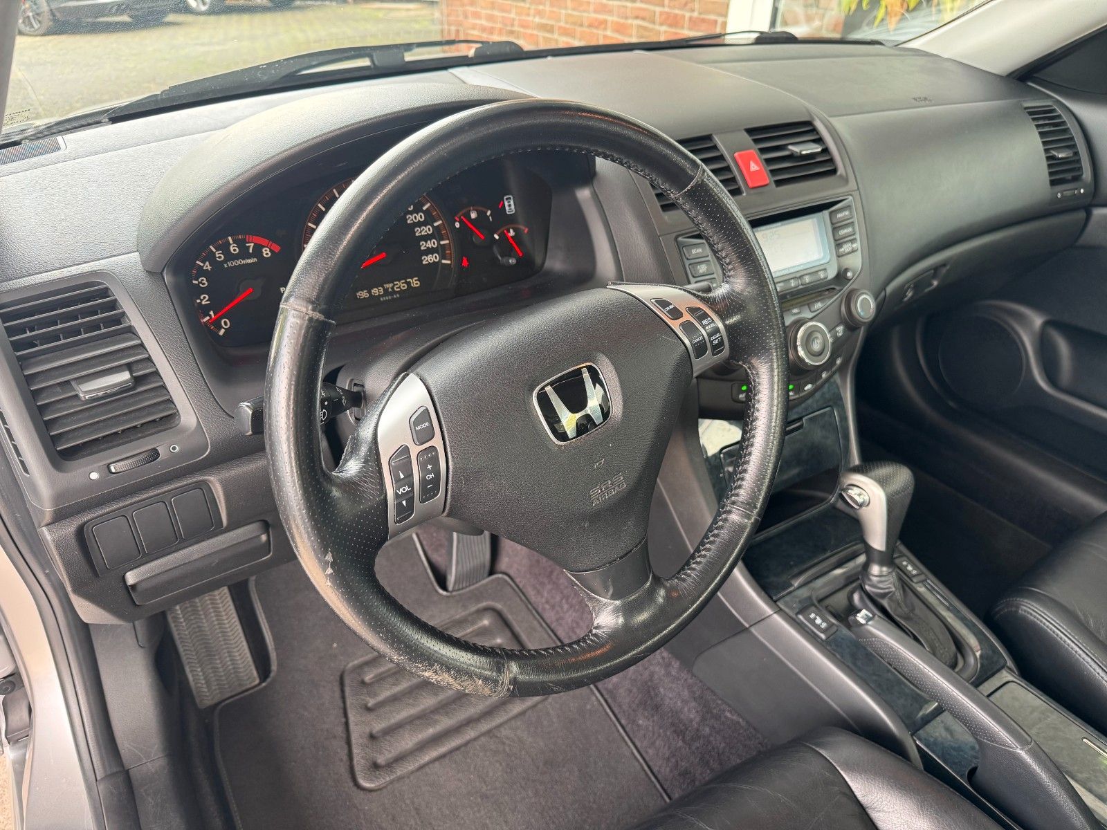 Fahrzeugabbildung Honda Accord Lim. 2.0 Executive Autom. Klimaaut./Leder