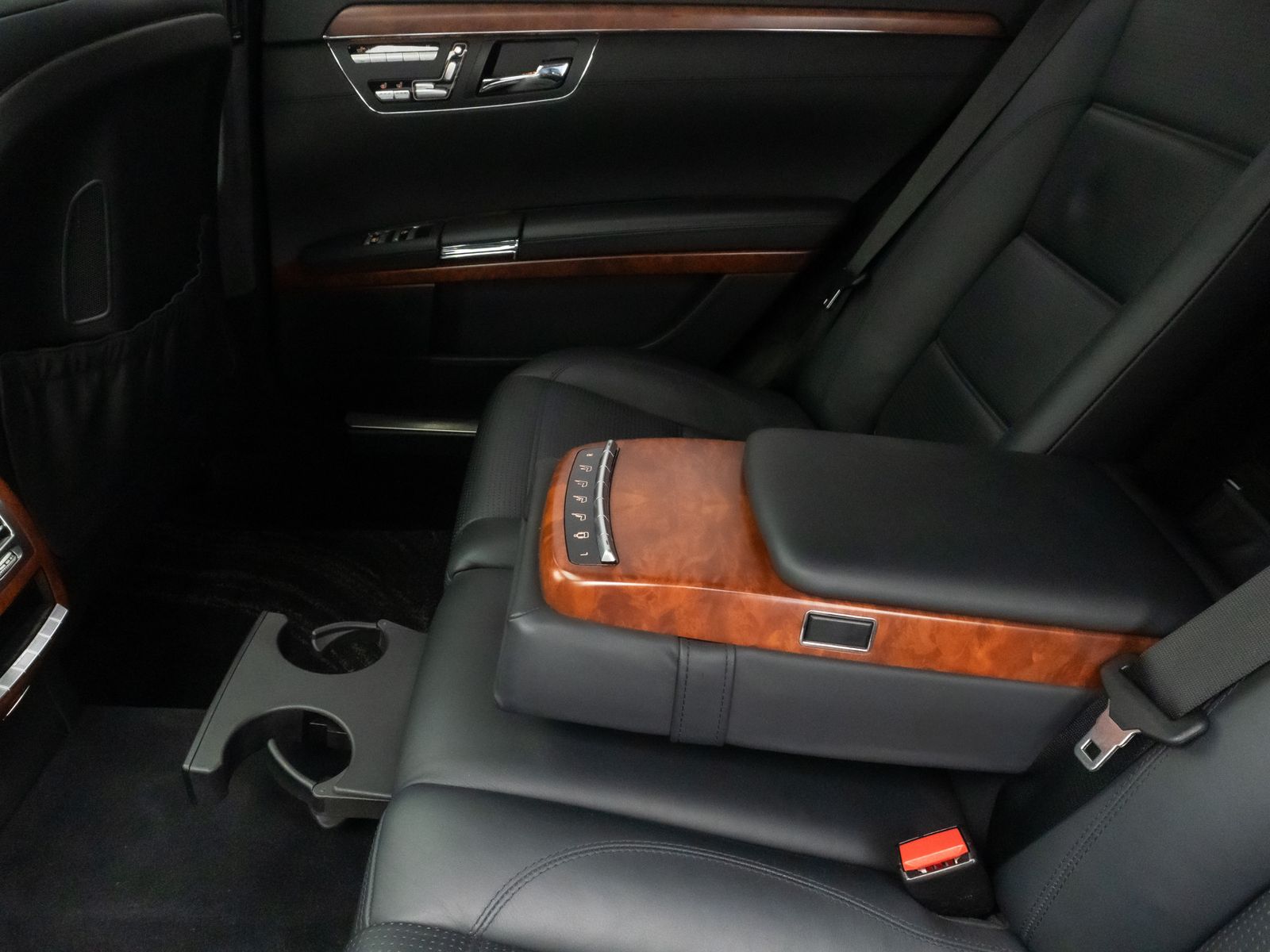 Fahrzeugabbildung Mercedes-Benz S 65 AMG Long Massage BiXenon Kamera GSD 20"Voll