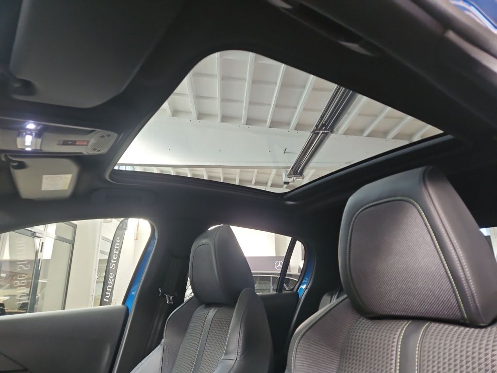 Fahrzeugabbildung Peugeot 208 1.2 PureTech GT-Line Pano Navi Sport LED SHZ