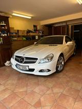 Mercedes-Benz SL 350 Sportmotor - - weiße Mercedes-Benz SL 350