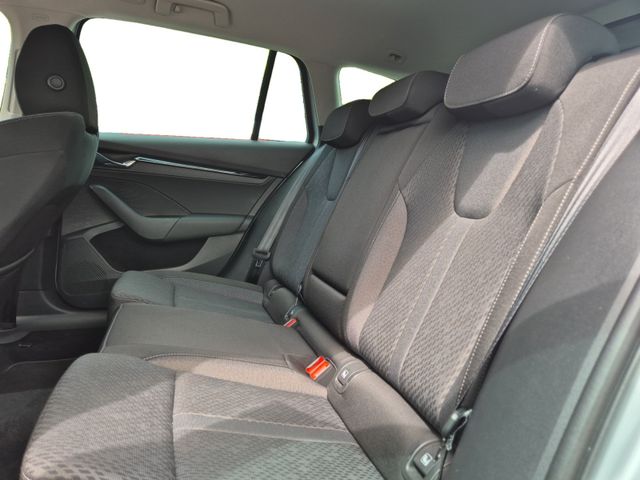 Skoda Octavia Combi Ambition 2.0 TDI DPF 7-Gang-DSG