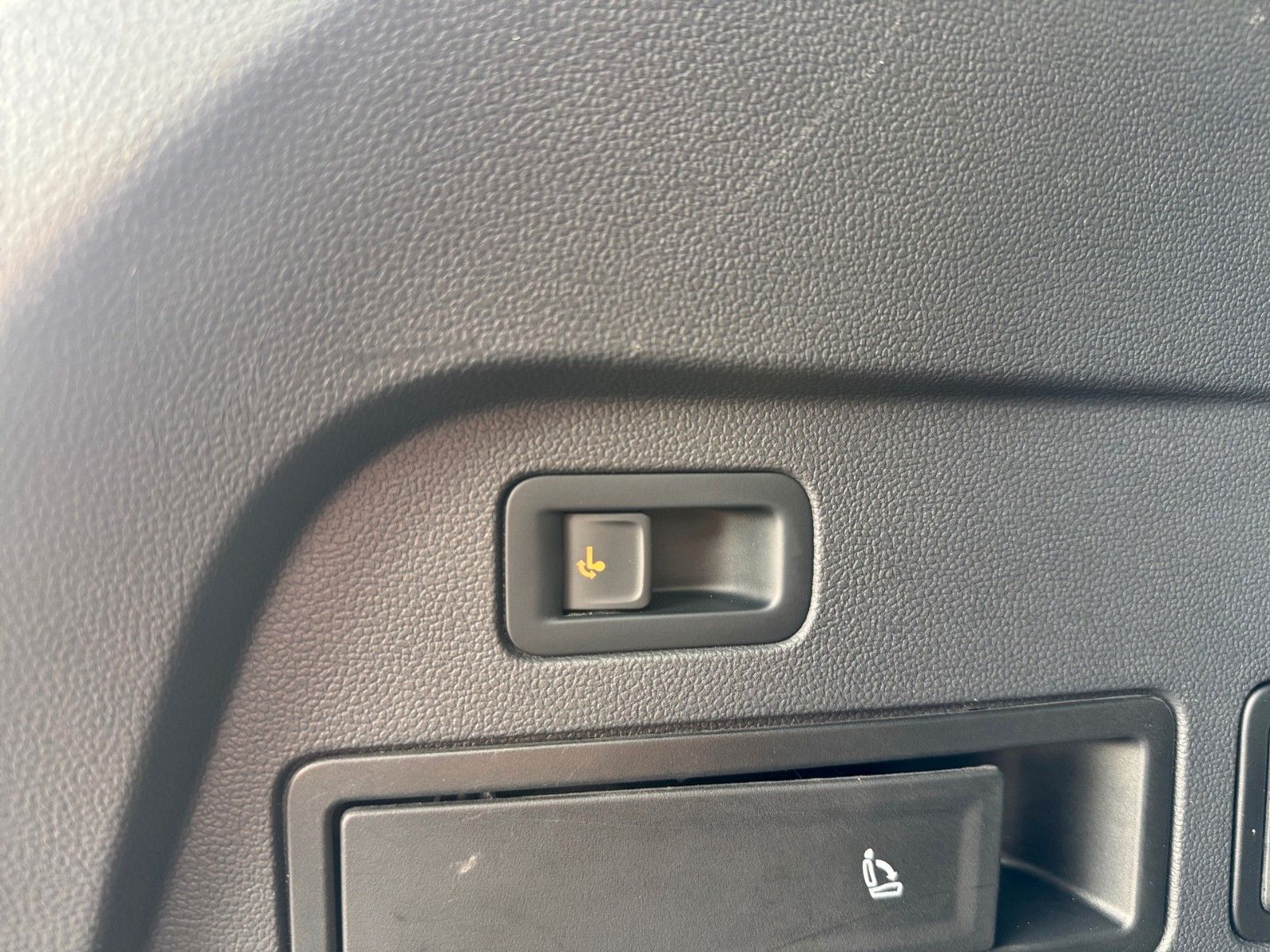 Fahrzeugabbildung Volkswagen Tiguan Allspace 2.0TDI R-Line Highline 4Motion
