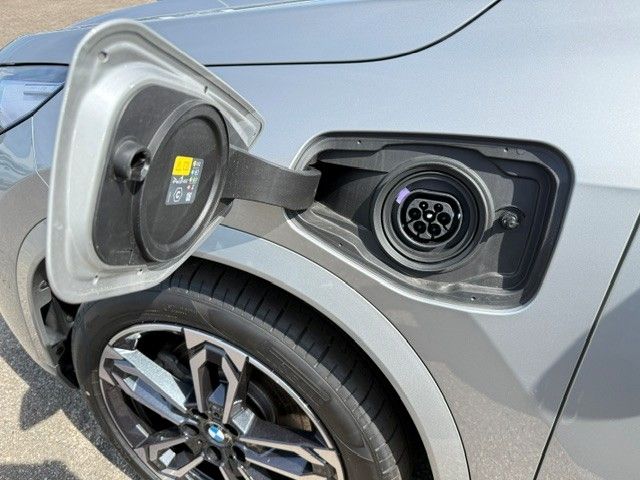 BMW X1 xDrive 30e M Sportpaket AHK Pano ACC HUD Harm foto 16