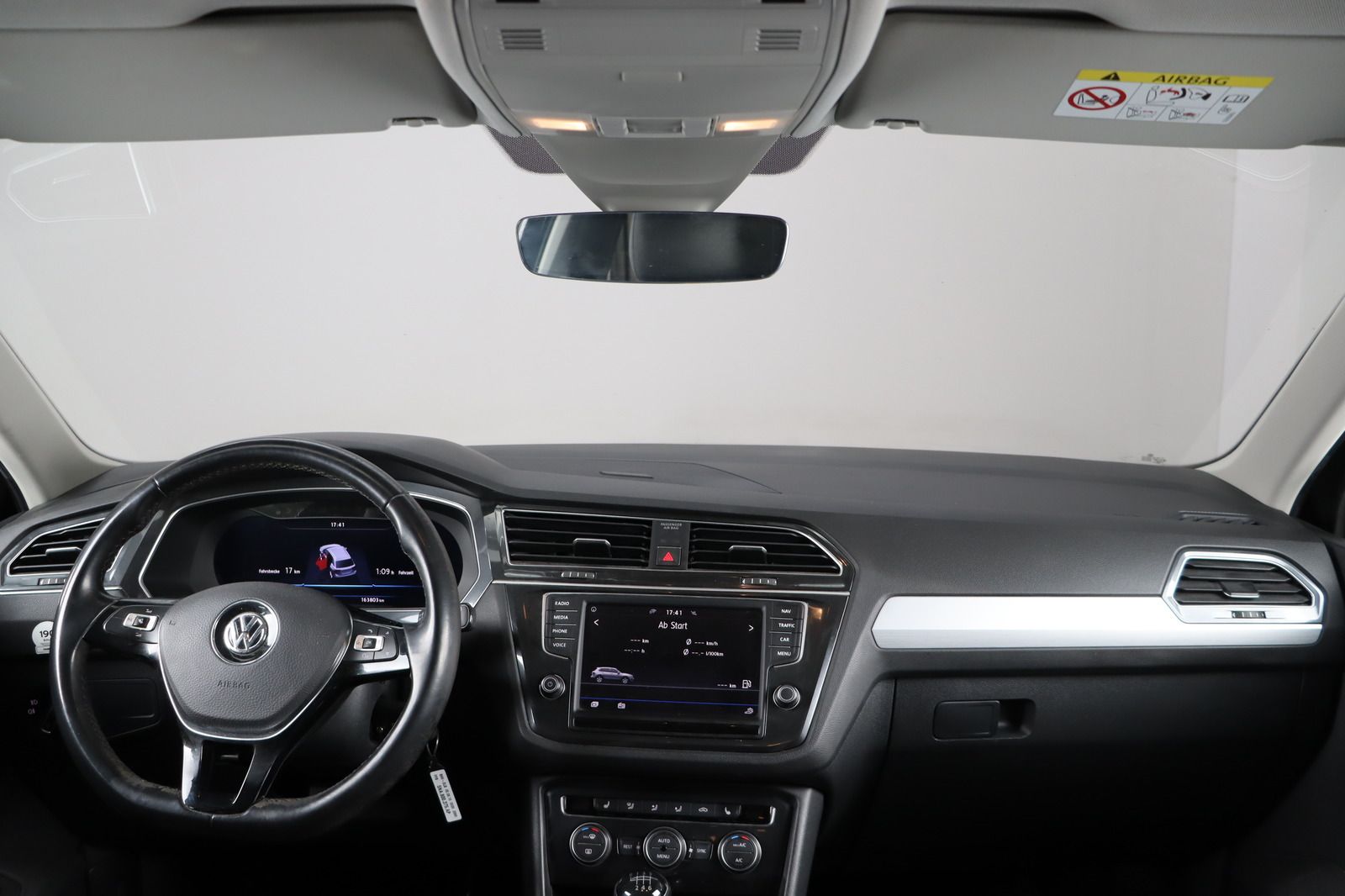 Fahrzeugabbildung Volkswagen Tiguan 4Motion 1. Hand  *Sitzhzg. * LED