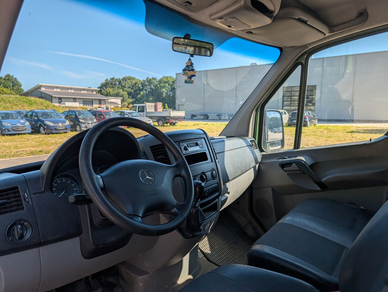 Fahrzeugabbildung Mercedes-Benz Sprinter Pritsche DoKa AHK