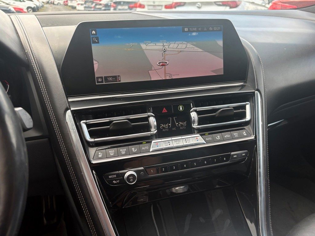Fahrzeugabbildung BMW M850i xDrive GranCoupé M SPORTPAKET Navi Leder