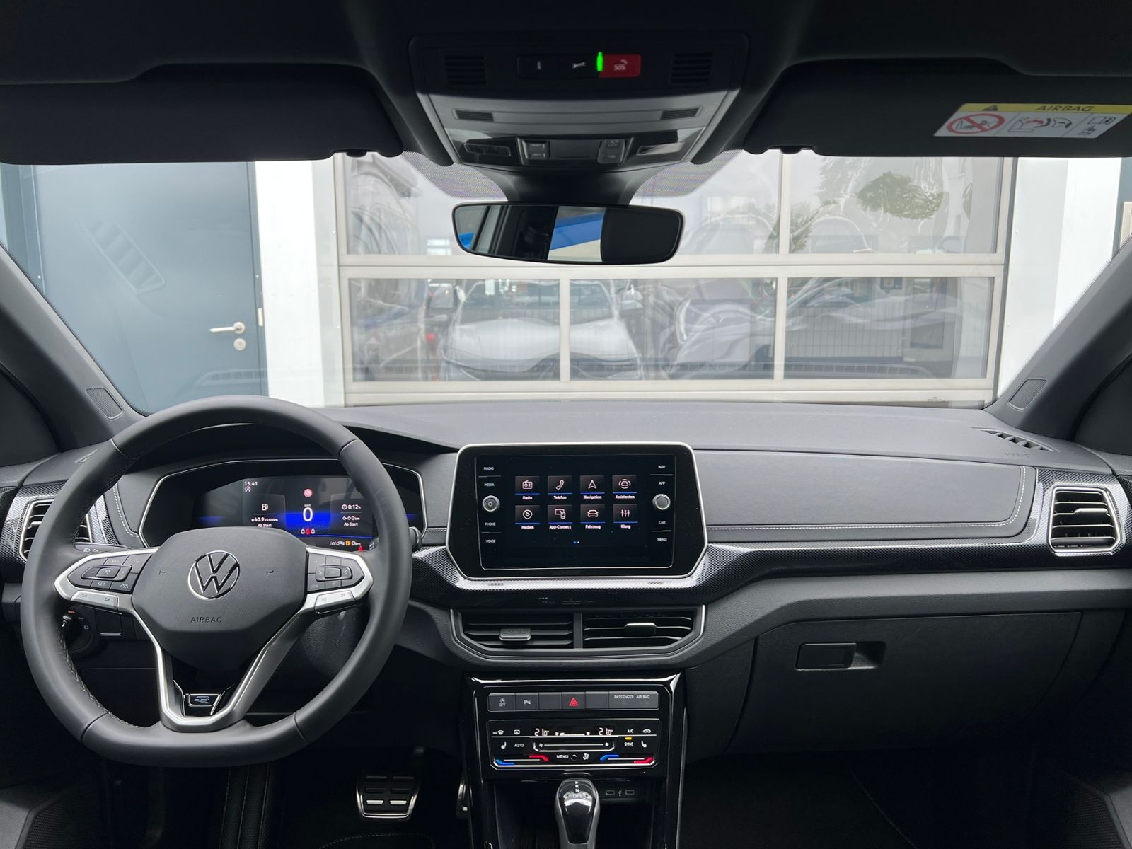 Fahrzeugabbildung Volkswagen T-Cross R-Line 1.5 TSI DSG *AHK, IQ.LIGHT, ACC,