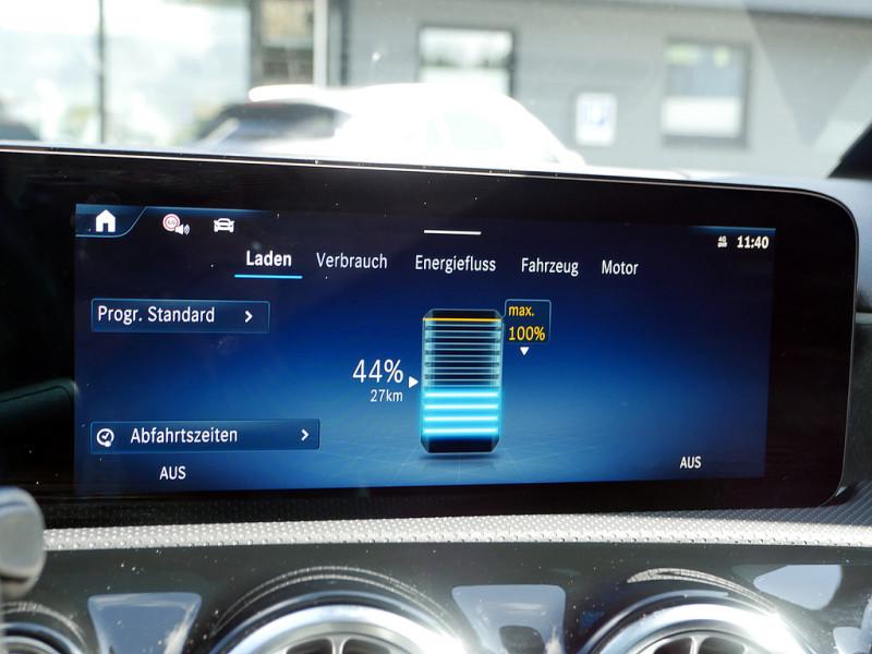 Mercedes-Benz A 250 e , AMG MEMO AHK KAMERA PANO SPUR STANDH