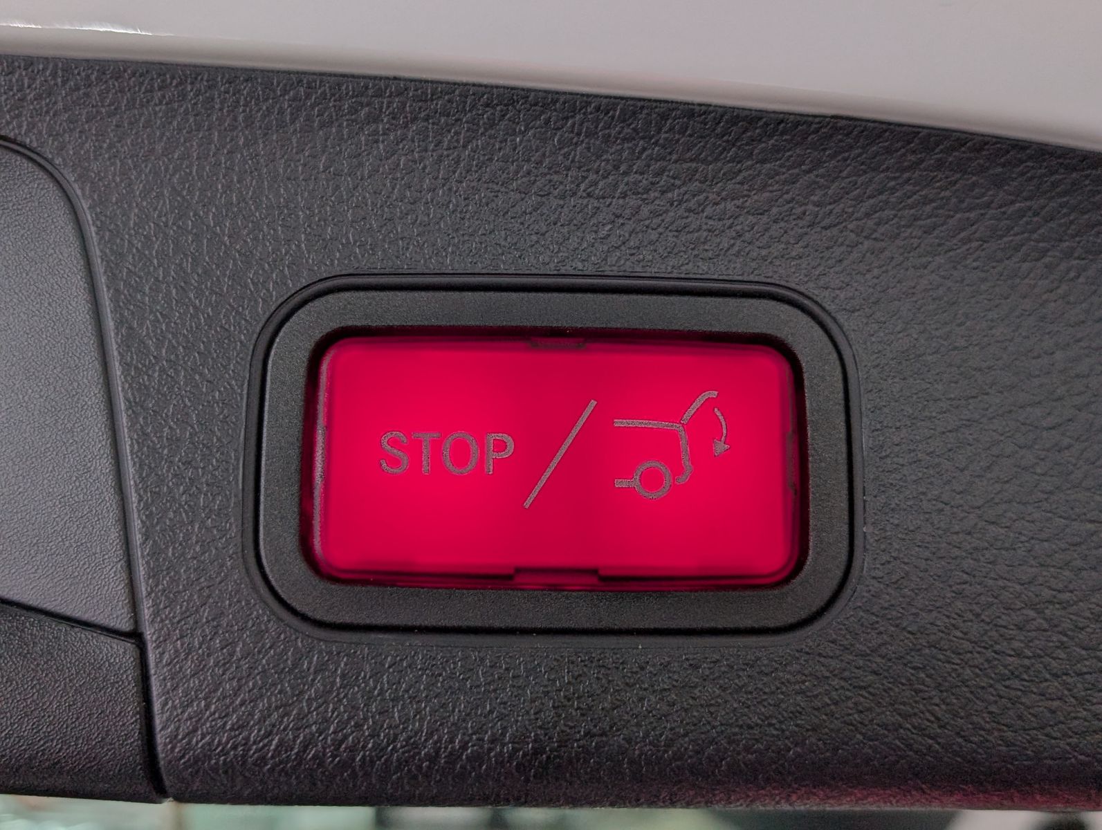 Fahrzeugabbildung Mercedes-Benz GLA 250 e LED LEDER AHK SHZ MFL VIRT KAM WinterP