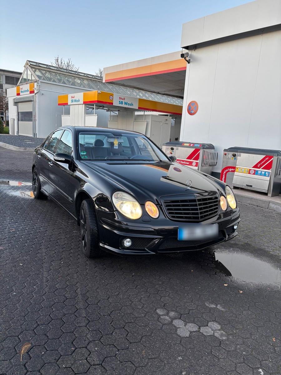 Mercedes-Benz E 240