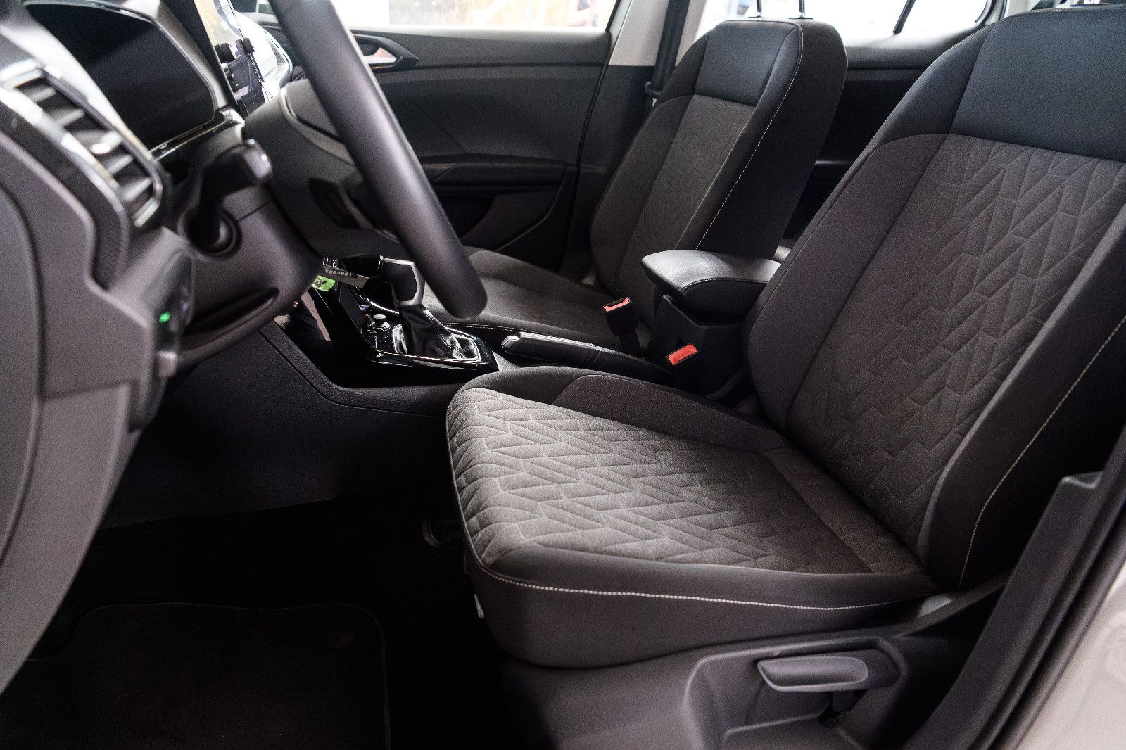 Fahrzeugabbildung Volkswagen T-Cross Life 1.0 TSI DSG LED+SHZ+ACC+APP+5 J.GAR