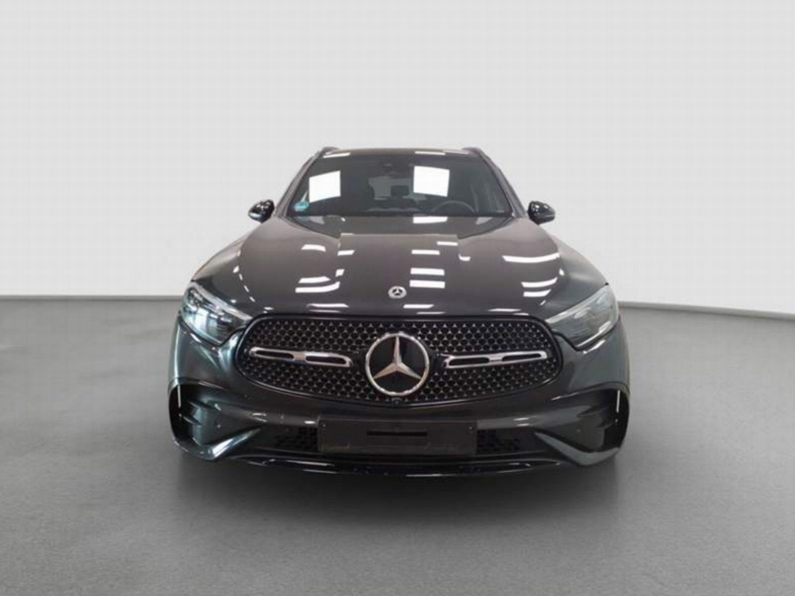 Fahrzeugabbildung Mercedes-Benz GLC450d AMG Prem+ DISTRO Pano AHK Memo HUD KeyGo