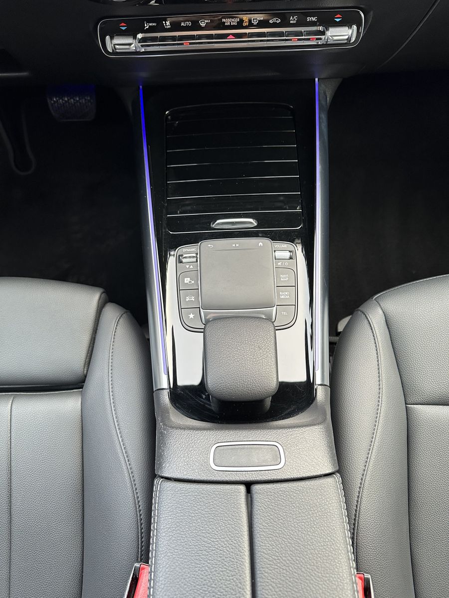 Fahrzeugabbildung Mercedes-Benz GLA 220d Progressive NAV+LED+KEYLESS+AHK+KAM+ACC