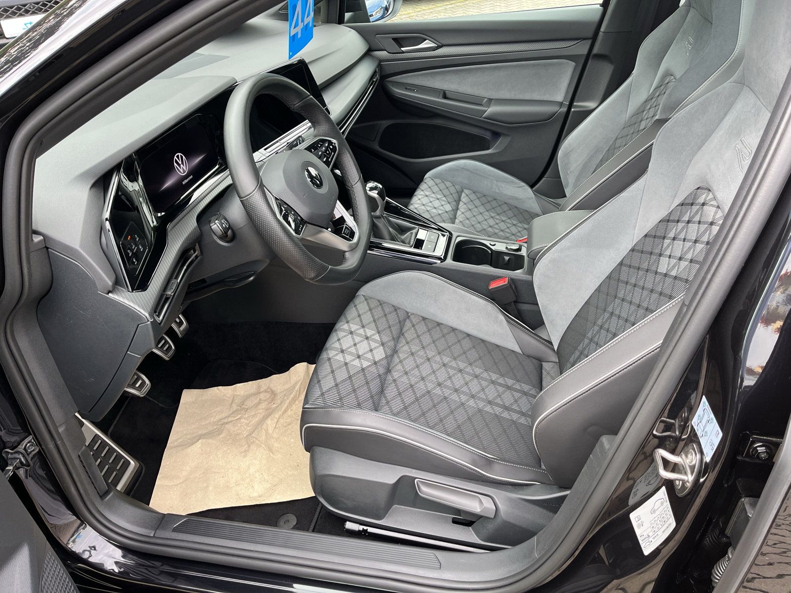 Golf VIII Variant R-Line, Pano, Navi