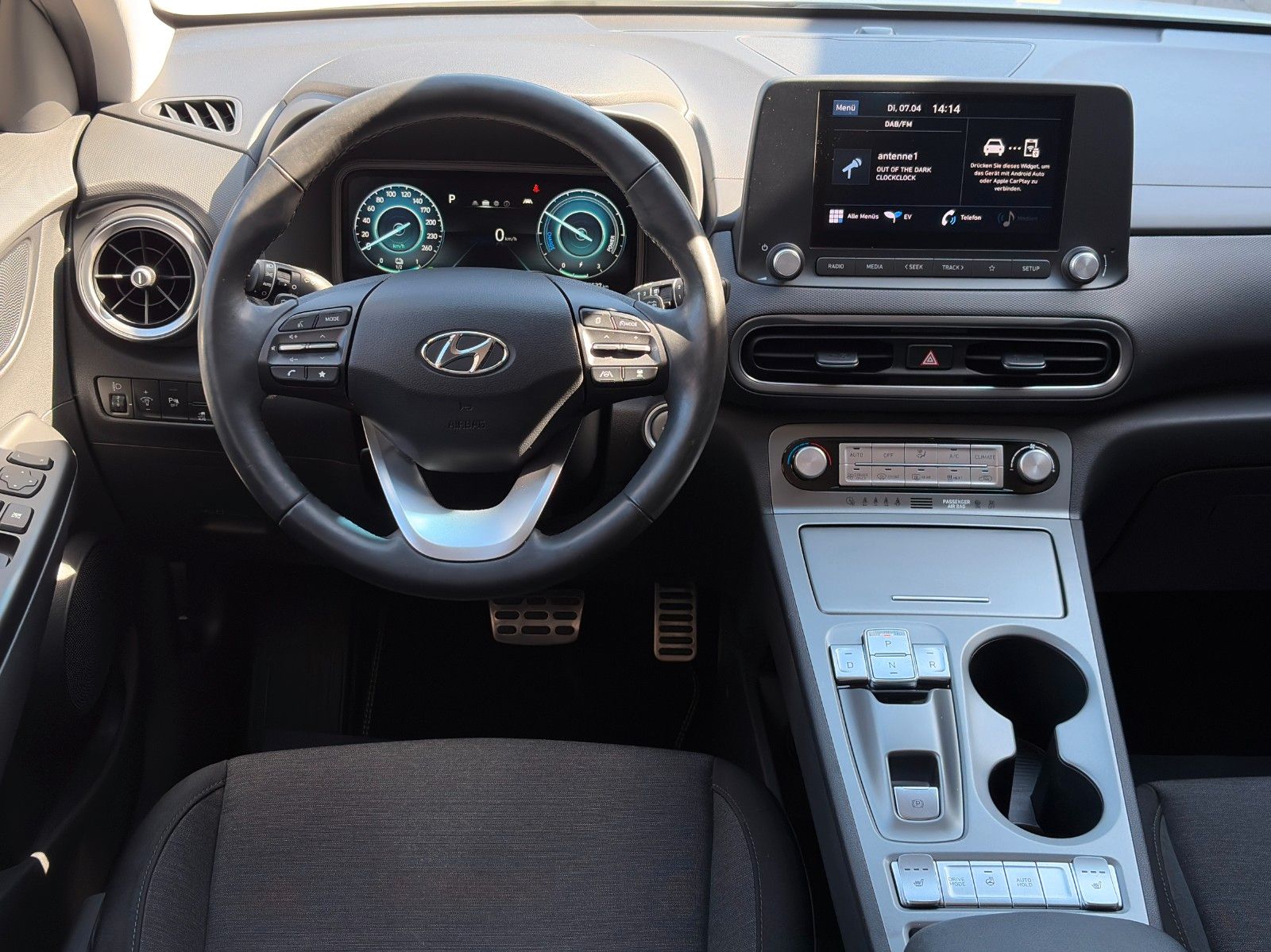 Fahrzeugabbildung Hyundai KONA E Select SHZ LHZ ACC LKA LFA Navi CarPlay