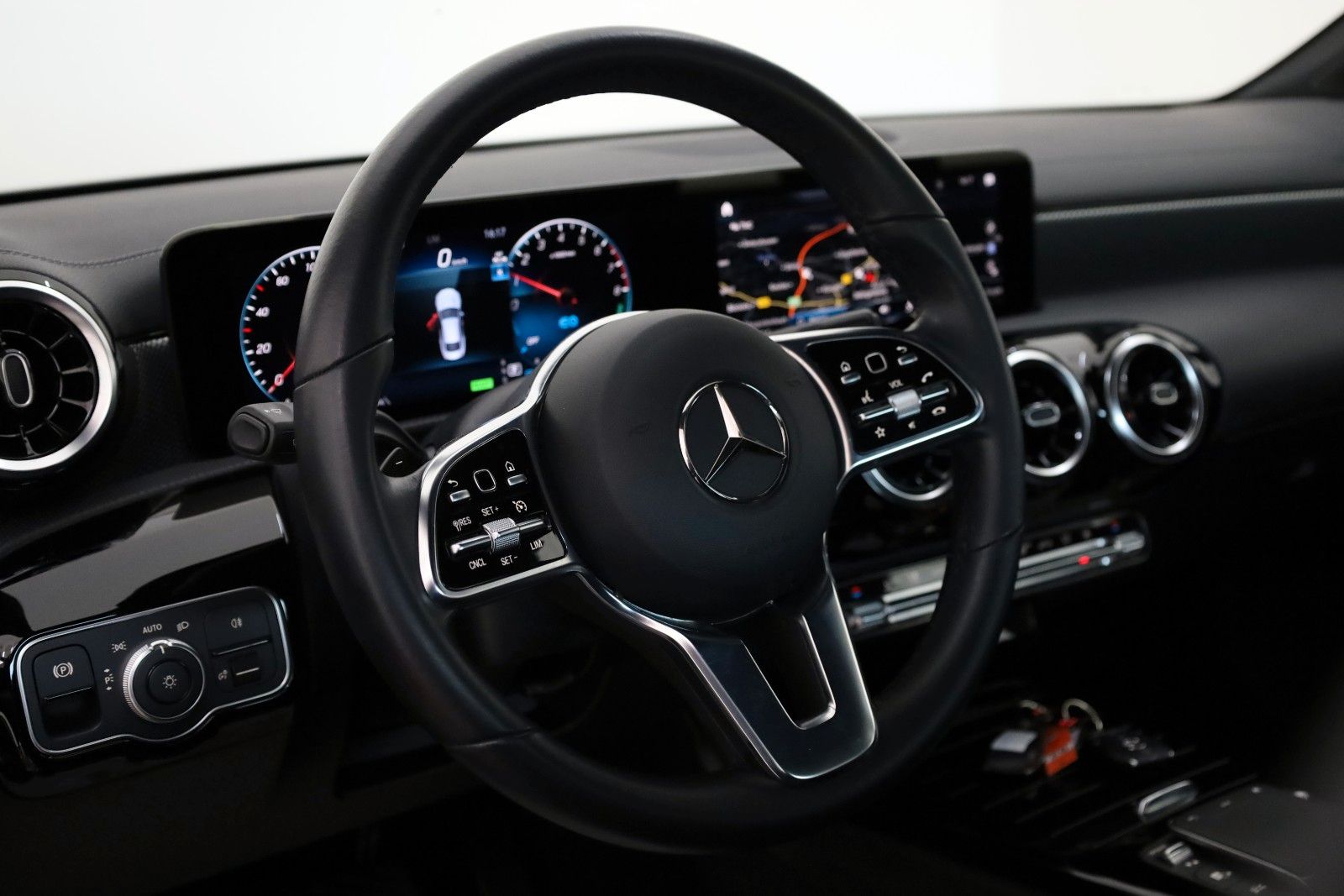 Fahrzeugabbildung Mercedes-Benz CLA 250e Coupé T.Leder,Navi,LED,SH,Park Paket