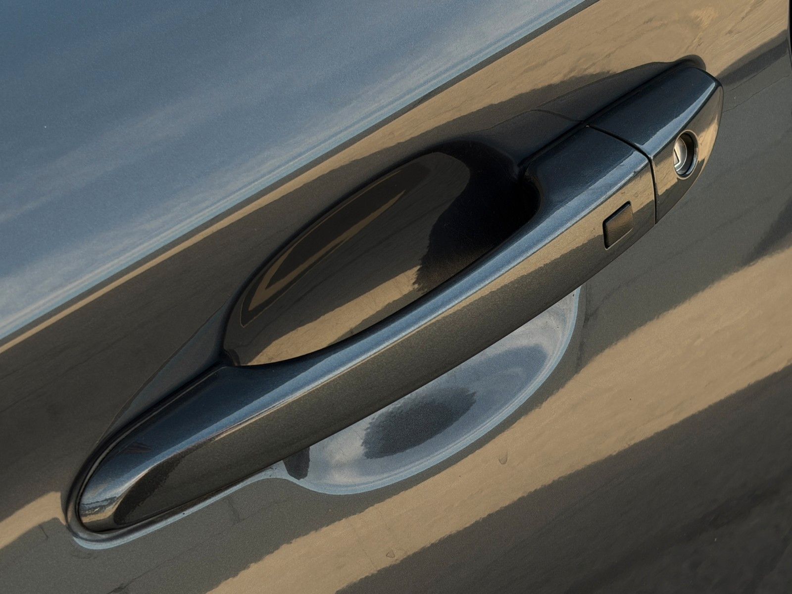 Fahrzeugabbildung Hyundai KONA E Select SHZ LHZ LKA LFA ACC Navi CarPlay
