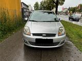 Ford Fiesta Ghia - Ford Fiesta aus 2006: Ghia