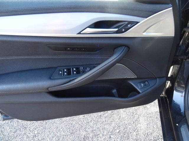 Fahrzeugabbildung BMW 530d xDrive Luxury Line/HUD/Pano/Leder/LED/Virta