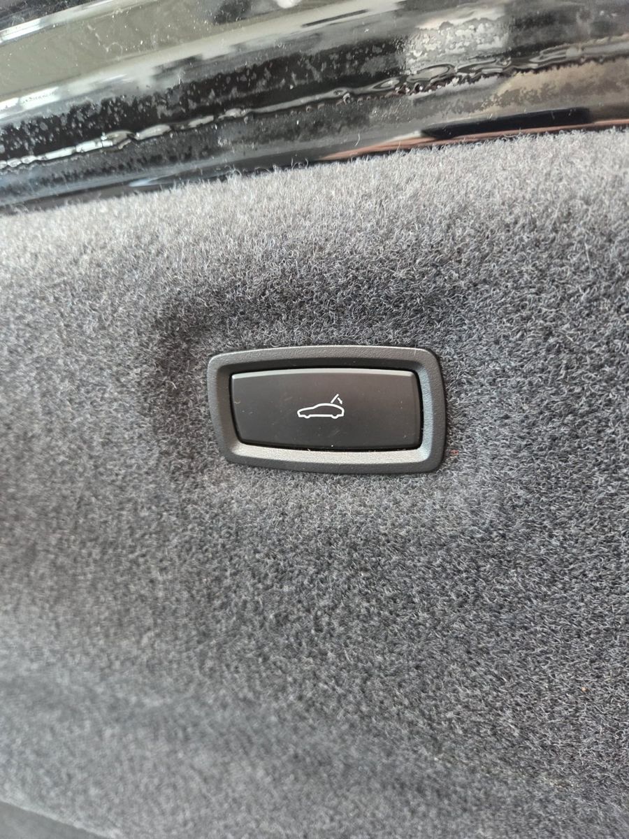 Fahrzeugabbildung Porsche Taycan/Bose/20 Zoll Aero-Rad/Matrix/SOH 91%