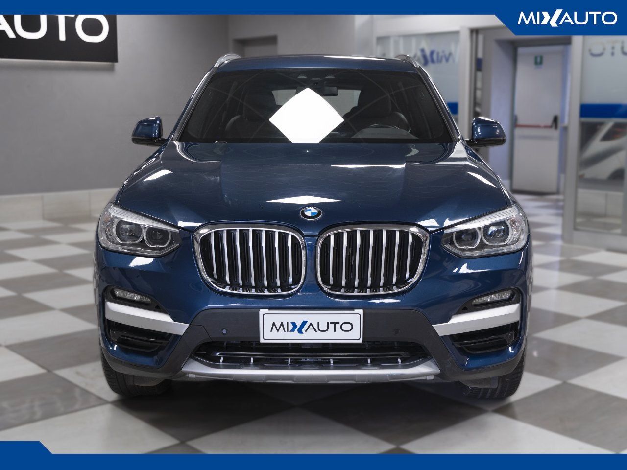 BMW X3 xDrive20i X-Line 184CV Auto imagem 2