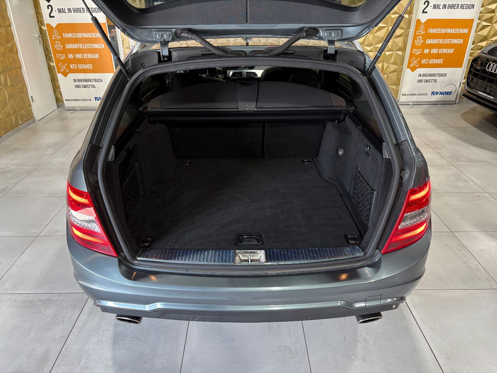 Fahrzeugabbildung Mercedes-Benz C 350 T-Modell CGI BlueEfficiency/PANO/NAVI/SHZ/