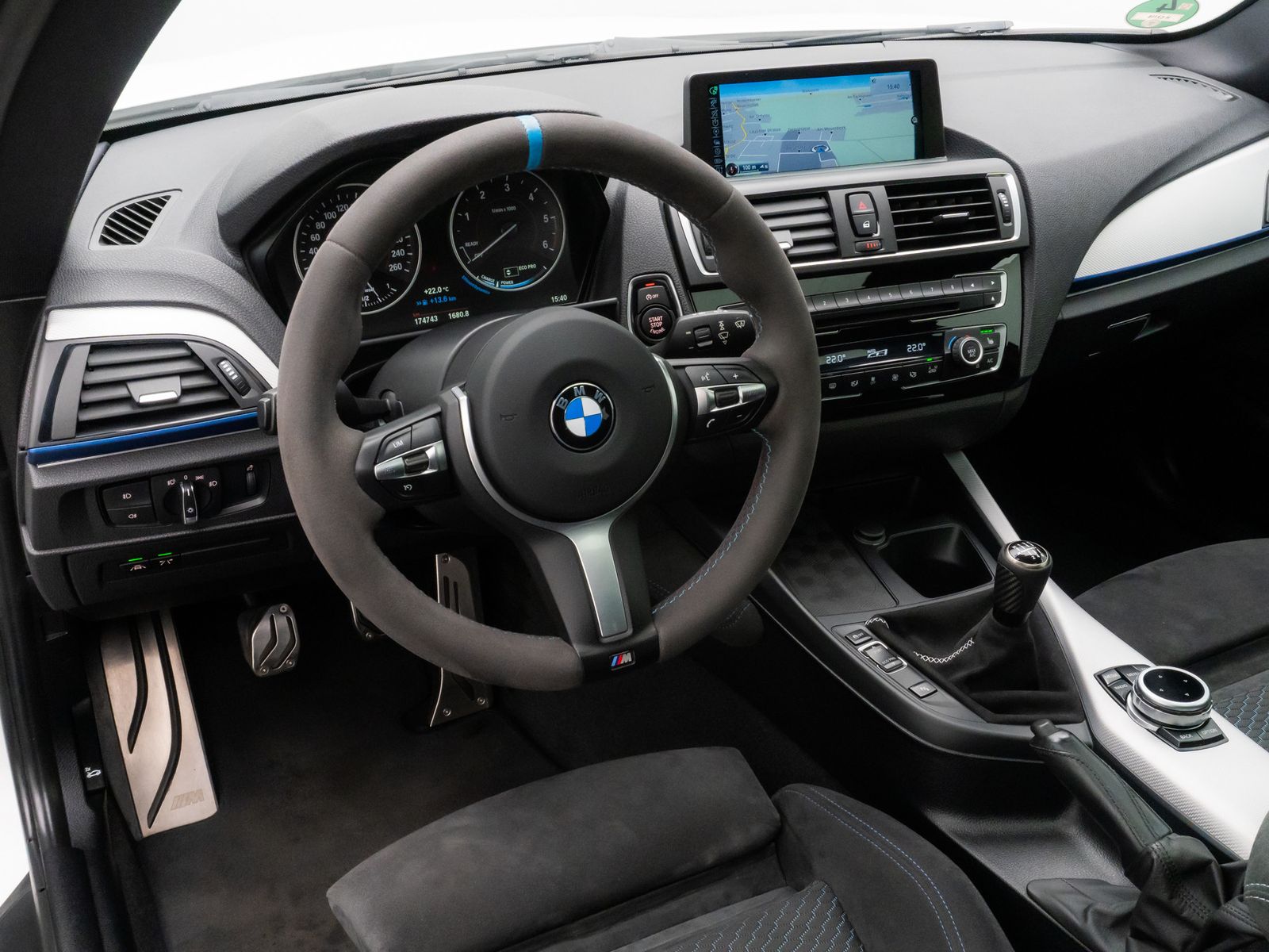 Fahrzeugabbildung BMW 118 d M Sport, Schiebedach,19 " Gewindefahrwerk