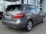 Mercedes-Benz B 180 Urban AUTOMATIK+NAVI+PARK PILOT*SHZG - Mercedes-Benz B 180 in Oldenburg