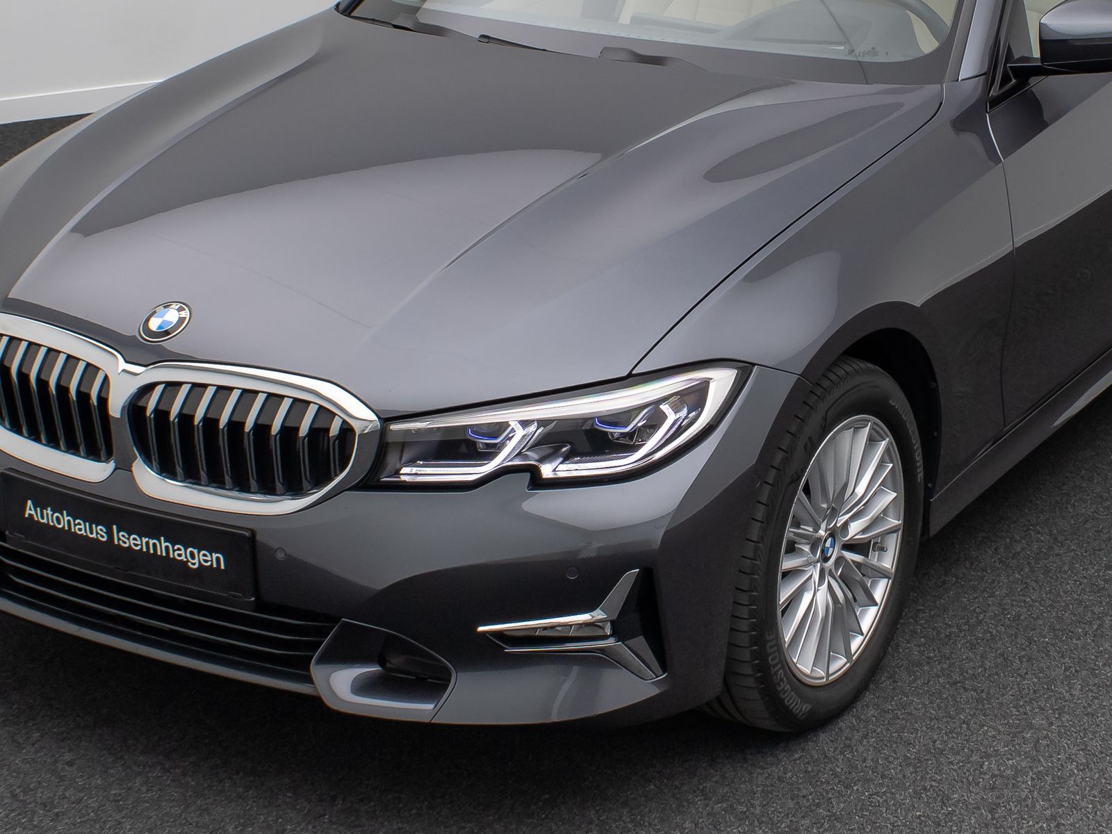 Fahrzeugabbildung BMW 320d Luxury Line HUD DAB Laser Kamera HiFi Leder