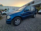 Mercedes-Benz ML 320 Benzin Automatik/VOLL LEDER/KLIMA/ALUFELG - Mercedes-Benz ML 320 mit Benzin-Antrieb