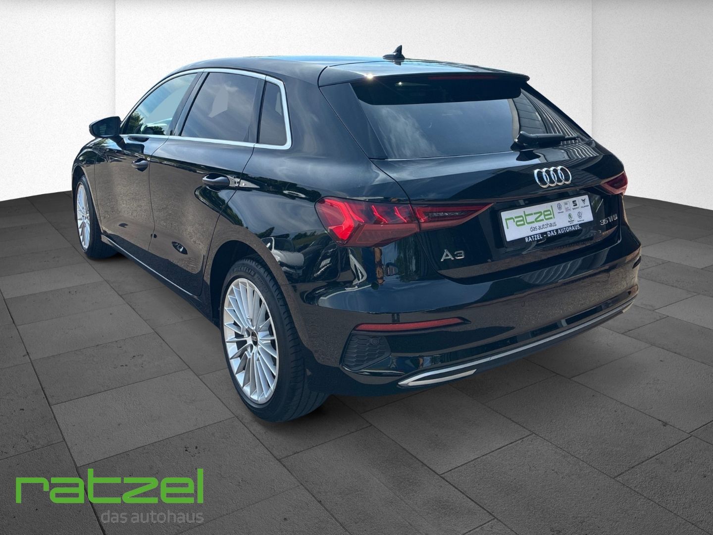 Fahrzeugabbildung Audi A3 Sportback Advanced TFSI Navi LED Apple CarPla