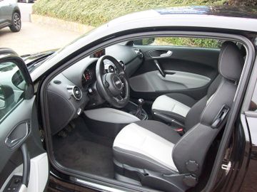Bild 7 Audi A1 1.2 ambition Alu BT Klima Sitzheizung Xenon
