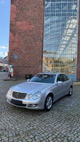Mercedes-Benz E 220 CDI AVANTGARDE - IRIDIUMSILBER