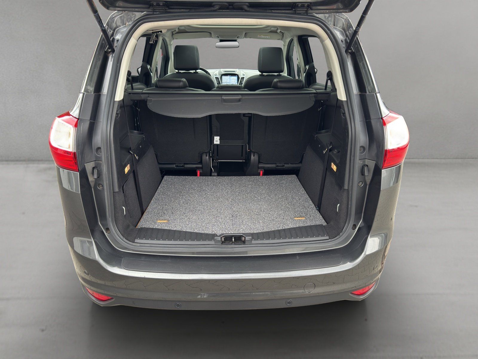 Fahrzeugabbildung Ford Grand C-Max Titanium Aut./KAMERA/GRA/NAVI/XENON/
