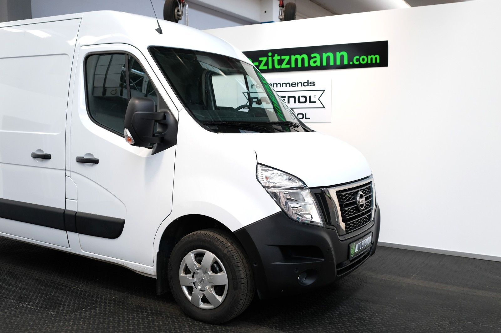 Fahrzeugabbildung Nissan Interstar KAWA L2H2 3,5t NAVI AHK KAMERA