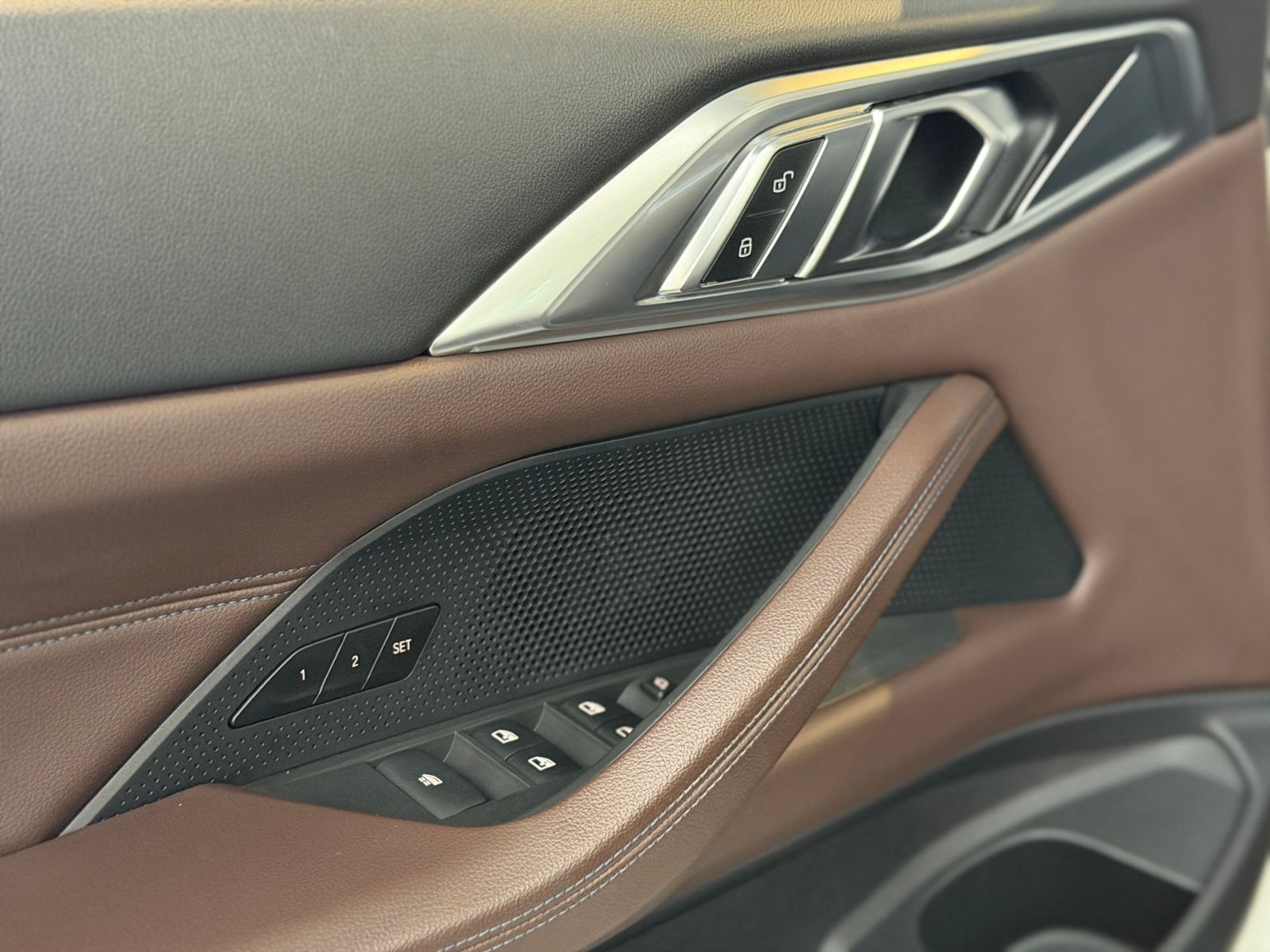 Fahrzeugabbildung BMW 420i Cabrio Shadow Line AHK LEDER LED NAV 18"